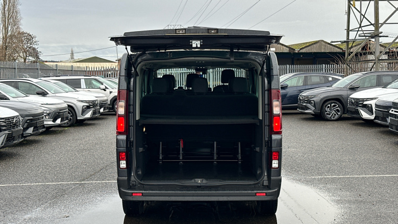 Renault Trafic Lwb Minibus Diesel LL30 Blue dCi 170 Extra 9 Seater EDC